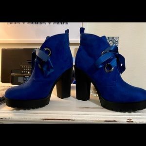 Royal Blue Suede heel boots